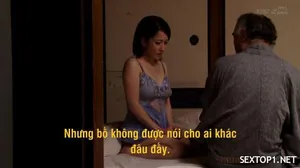 Được em nữ y tá xinh đẹp bú đầu khấc