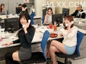Sếp nữ nóng bỏng và anh nhân viên may mắn